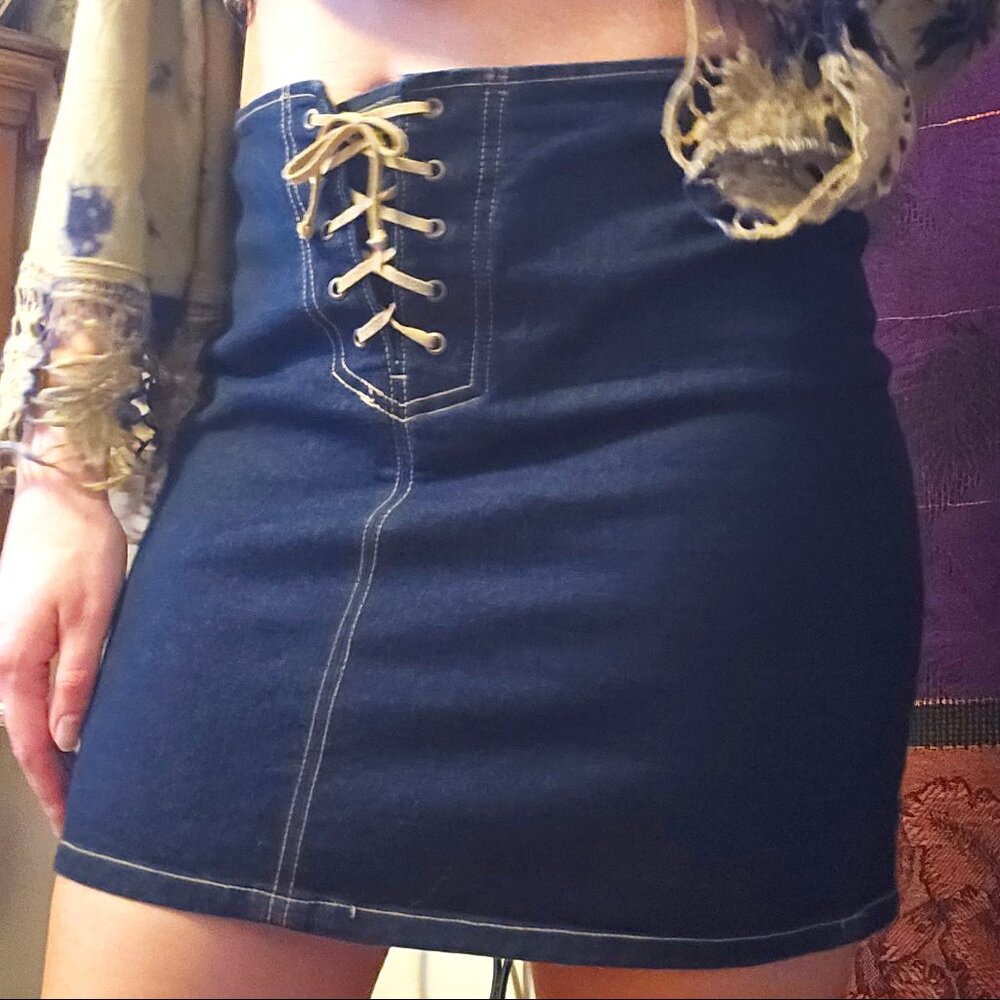 Y2K  l.e.i. mini jean skirt